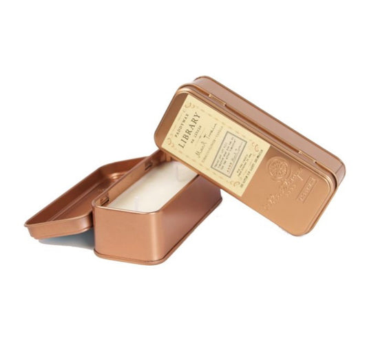 Mark Twain-2Wick Rectangle Tin Candle    100% Κερί σόγιας
Vegan & Cruelty Free
Χωρίς φορμαλδεΰδη ή φθαλικές ενώσεις
Αρωματισμένο με φυτικά έλαια
100% Βαμβακερό φυτίλι
Επαναχρησιμοποιήσιμο δοχείο